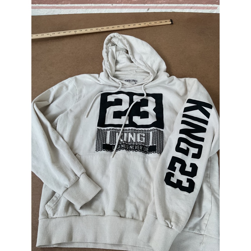 Seven Souls New York Mens King 23 Legends Never Die Graphic Hoodie Cream Large